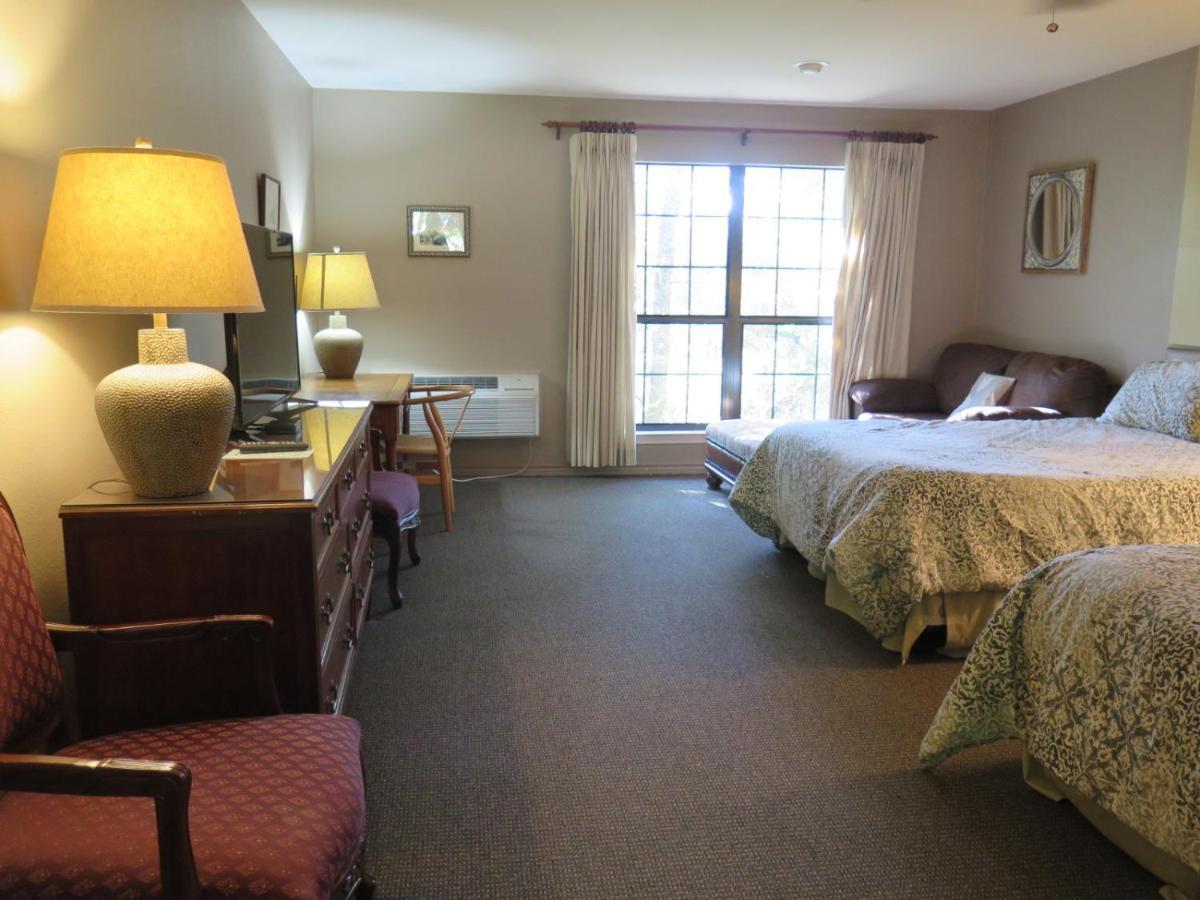 Wimberley Inn & Bar Экстерьер фото