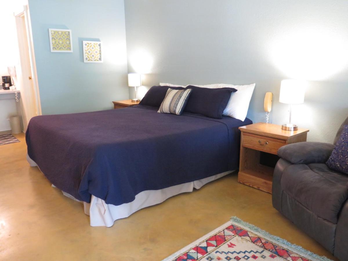 Wimberley Inn & Bar Экстерьер фото