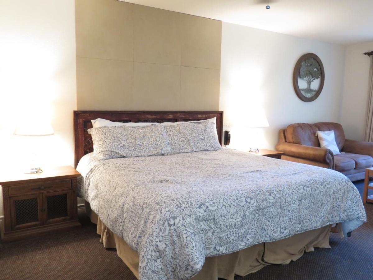 Wimberley Inn & Bar Номер фото