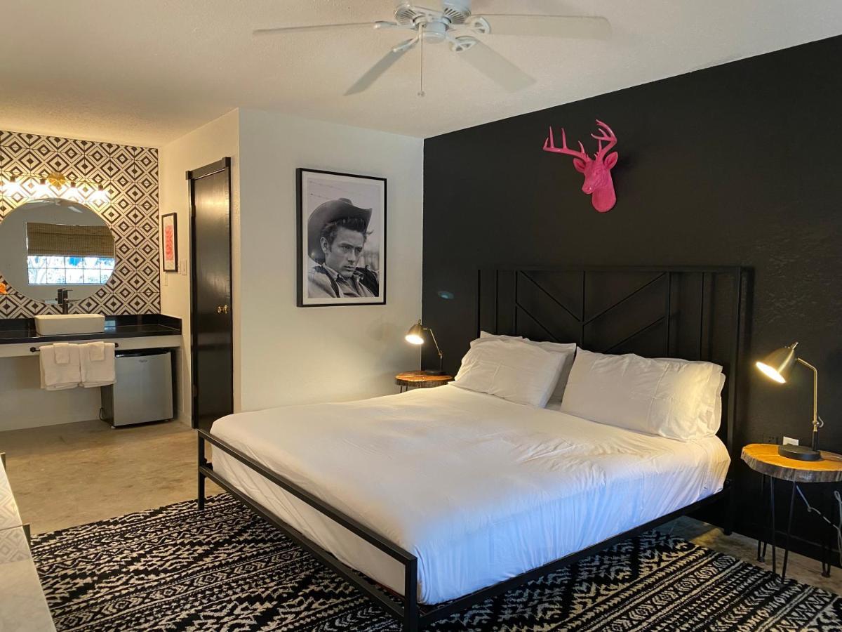 Wimberley Inn & Bar Экстерьер фото