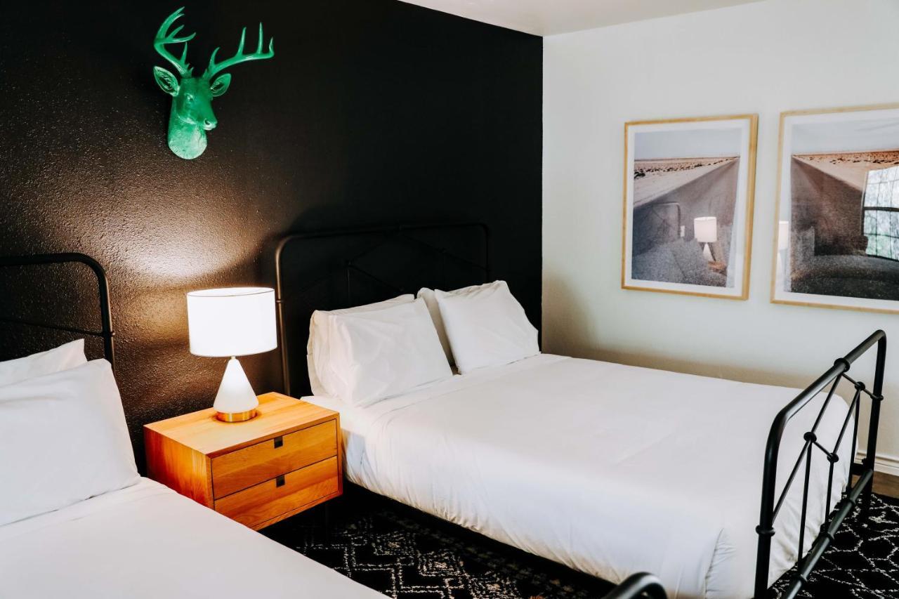 Wimberley Inn & Bar Экстерьер фото