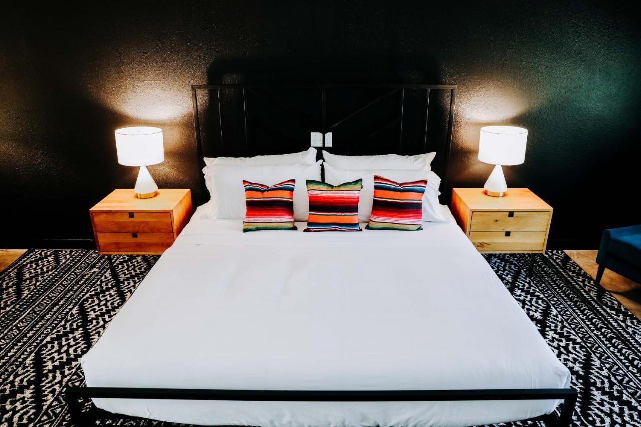 Wimberley Inn & Bar Экстерьер фото