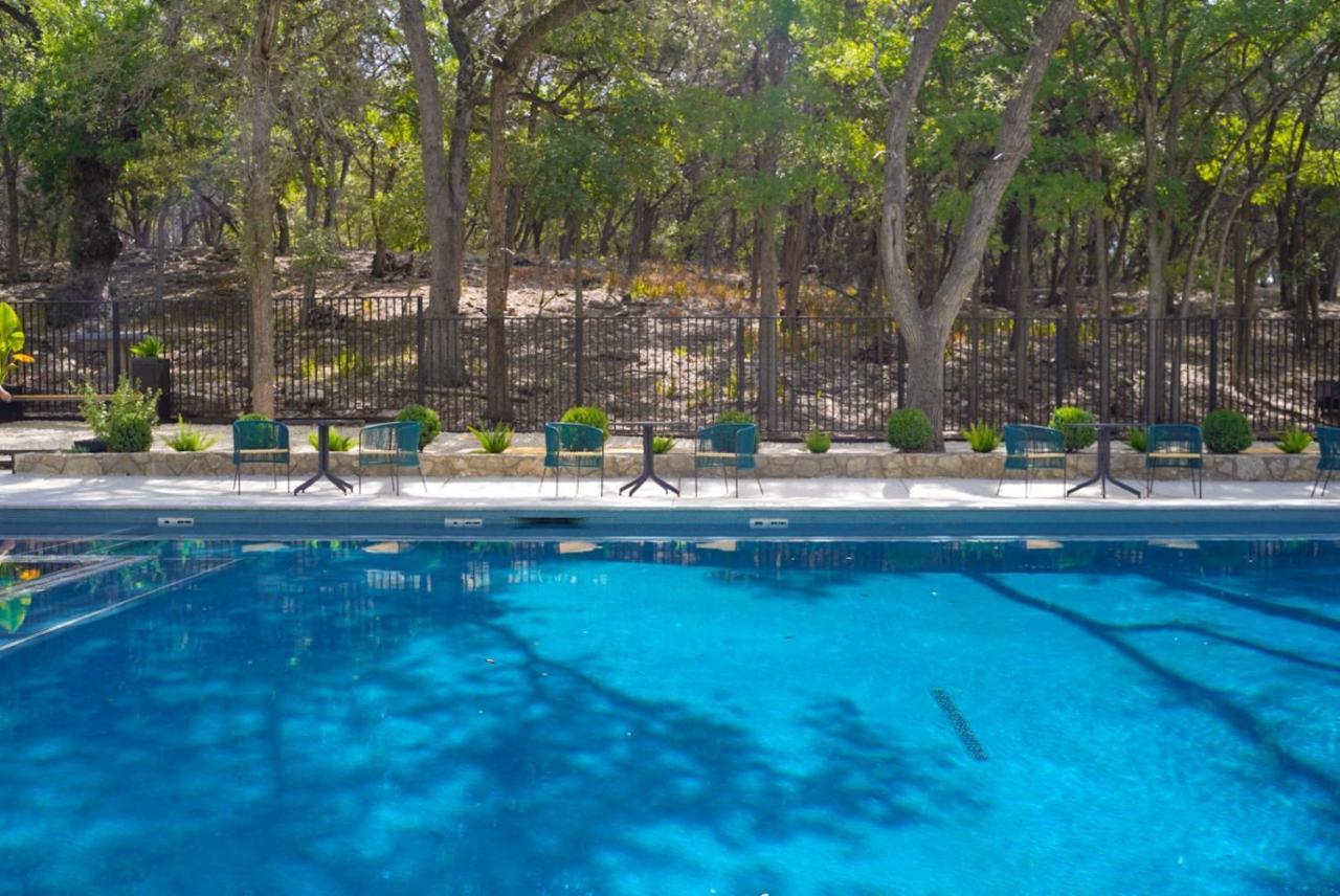 Wimberley Inn & Bar Экстерьер фото